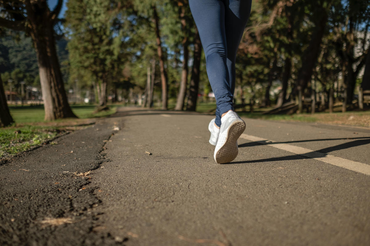 Walking blue leggings